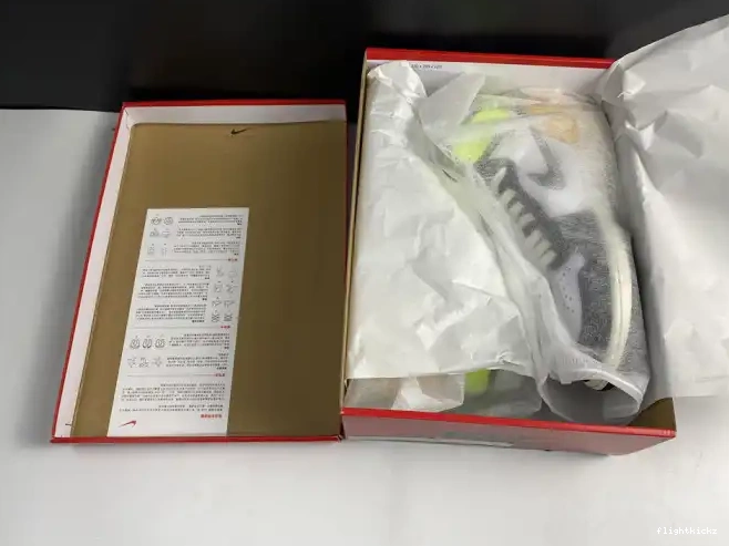 1 JORDAN RETRO 'VOLT AIR GOLD' OG HIGH 555088-118 0510